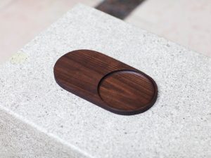 oval walnut [solid wood]